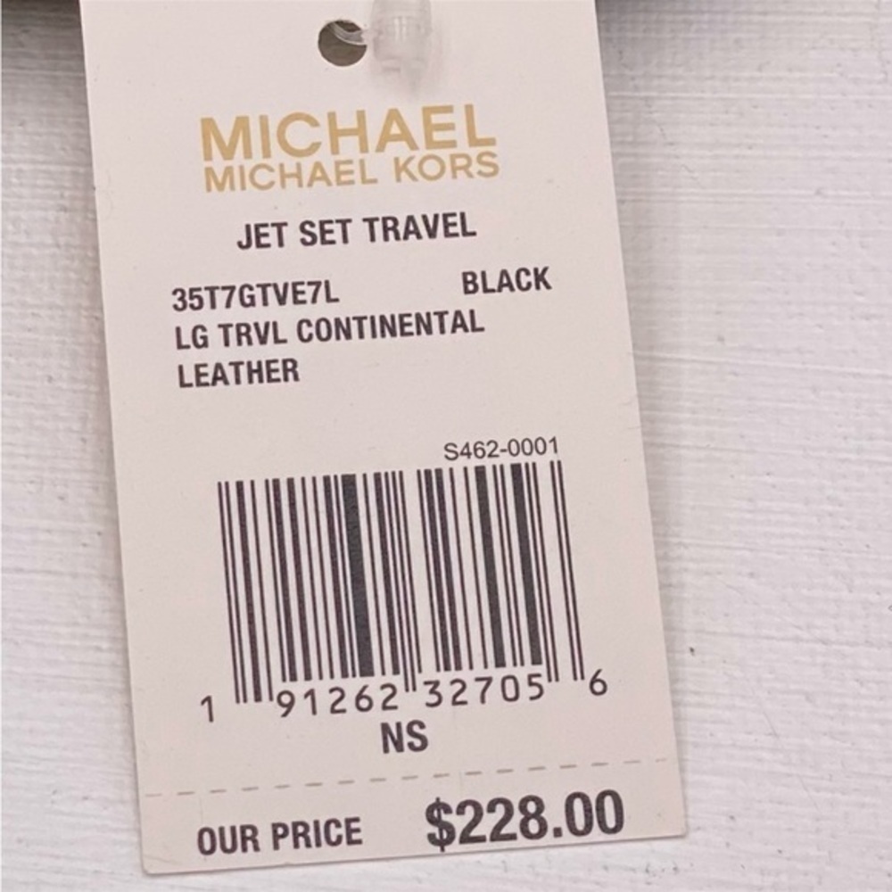 Michael Kors Continental Wallet
Wristlet Black - Picture 6 of 9